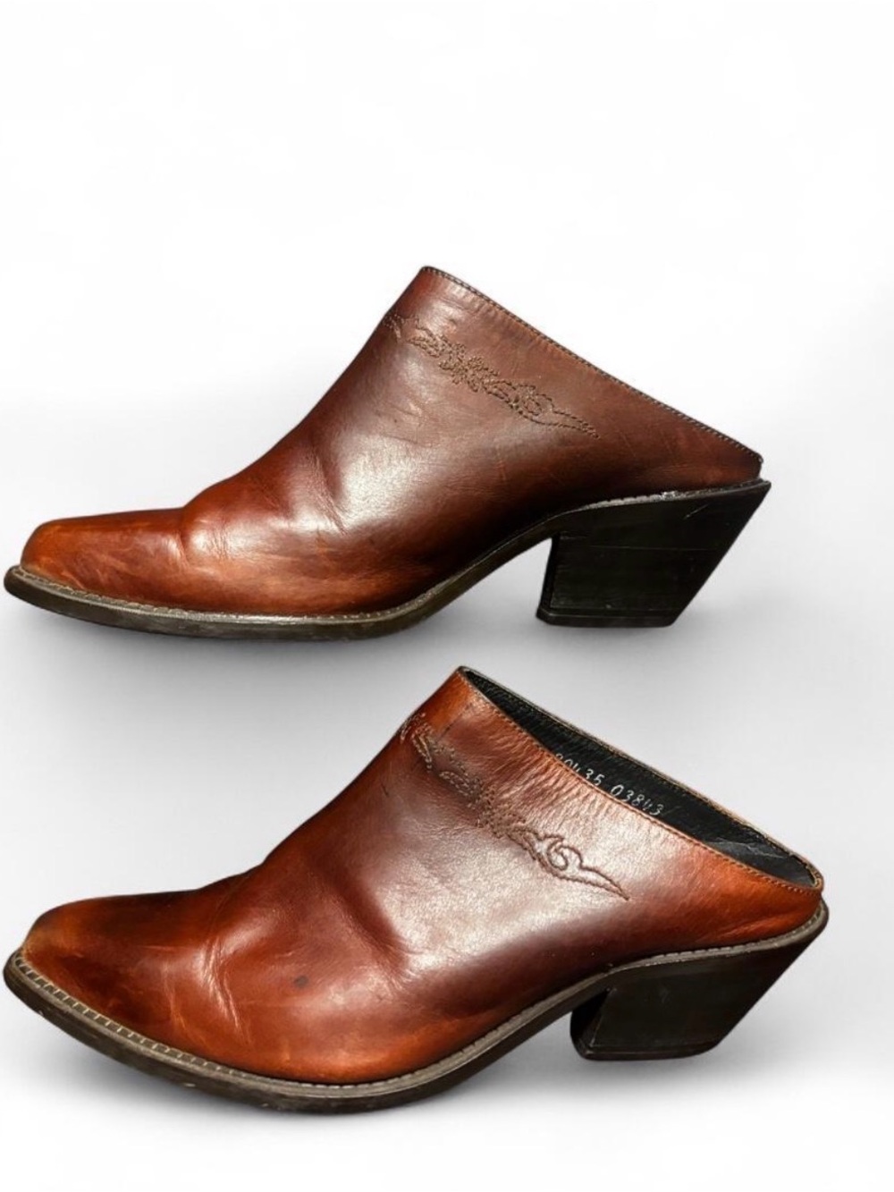 Vintage women’s size 6 Brown western real leather mules with a boho vibe